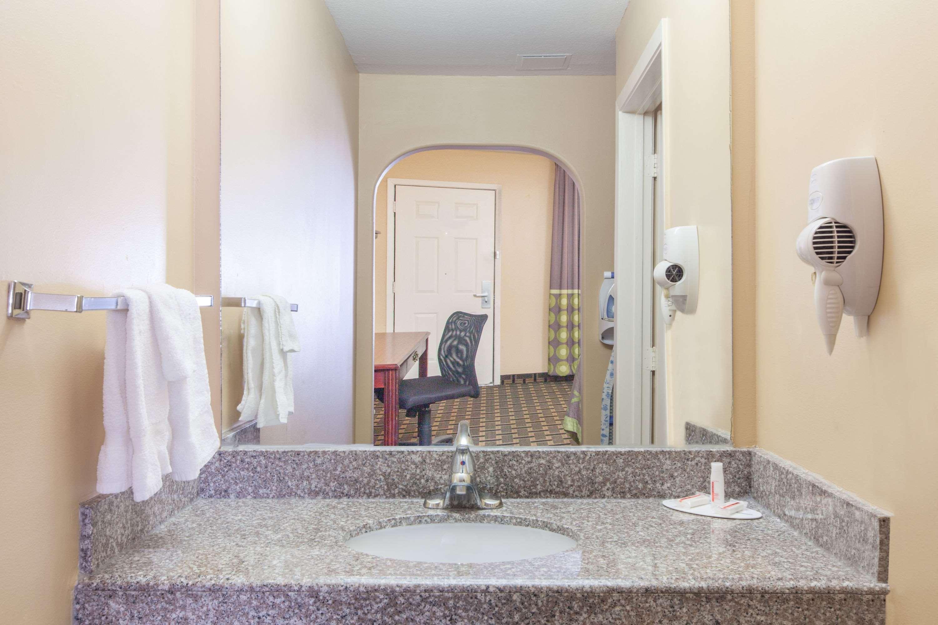 Super 8 By Wyndham Houston/Willowbrook Hwy 249 Екстер'єр фото