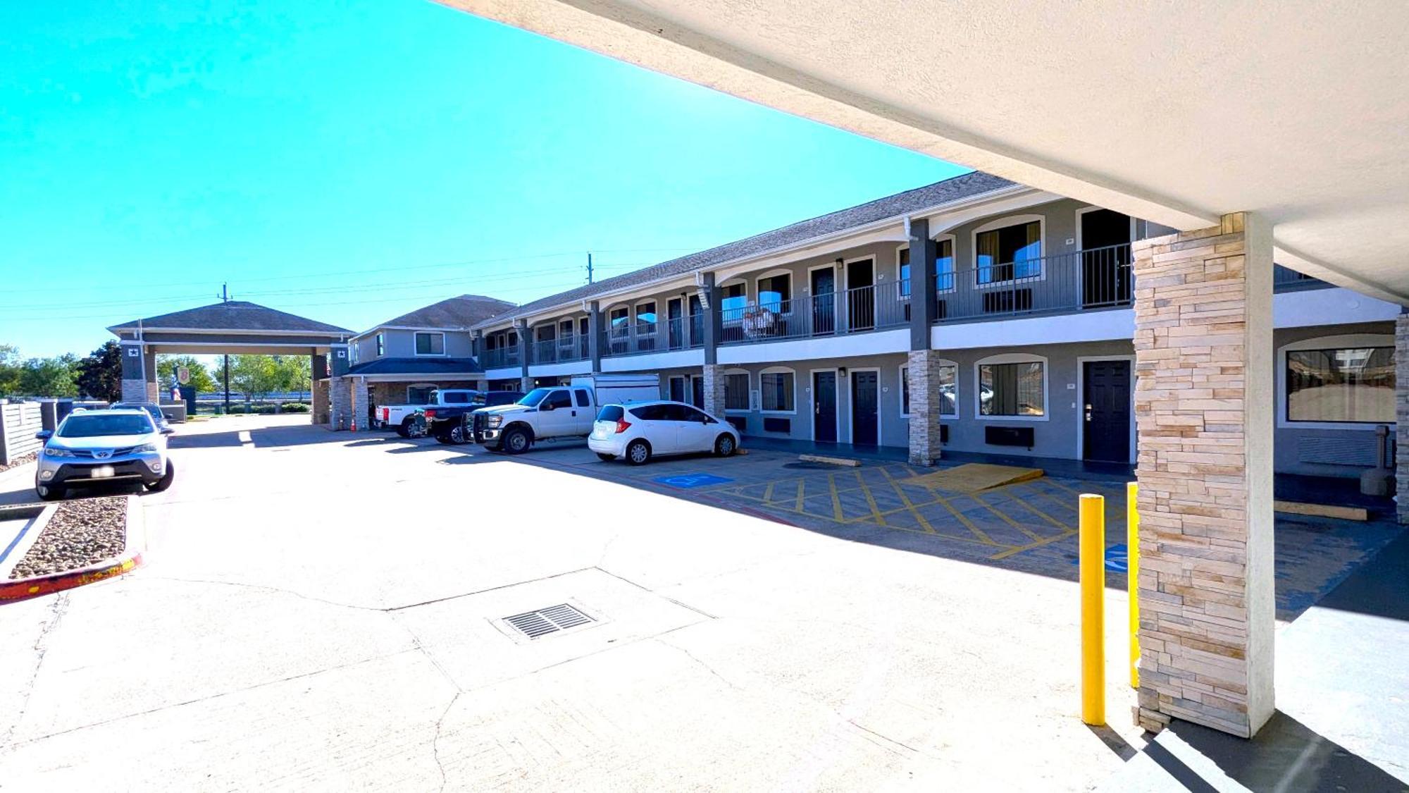 Super 8 By Wyndham Houston/Willowbrook Hwy 249 Екстер'єр фото